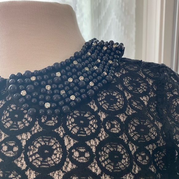Black lace blouse with beading - Picture 4 of 9